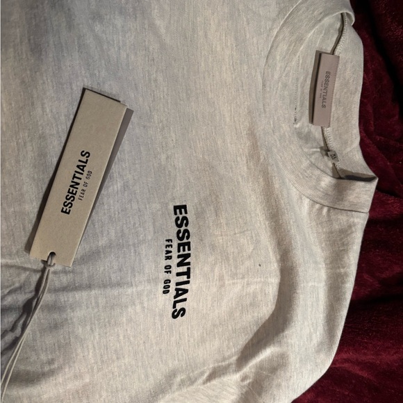 Essentials Fear of God Light Gray Tee - Picture 1 of 2
